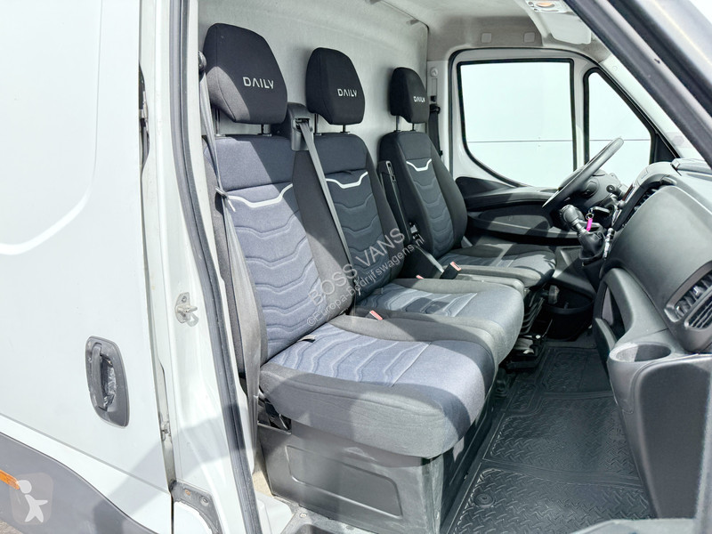 Véhicule utilitaire Iveco 35S16 2.3 L4H2...