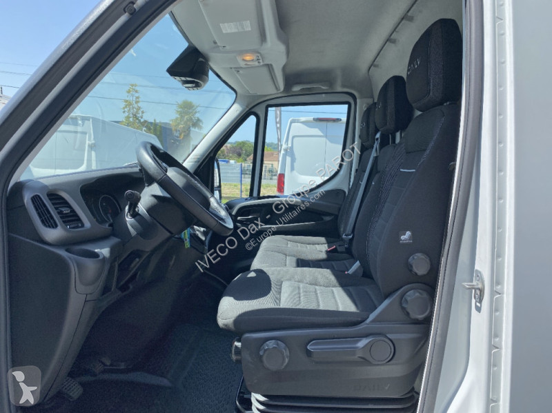Veicolo commerciale Iveco 35S14 V12