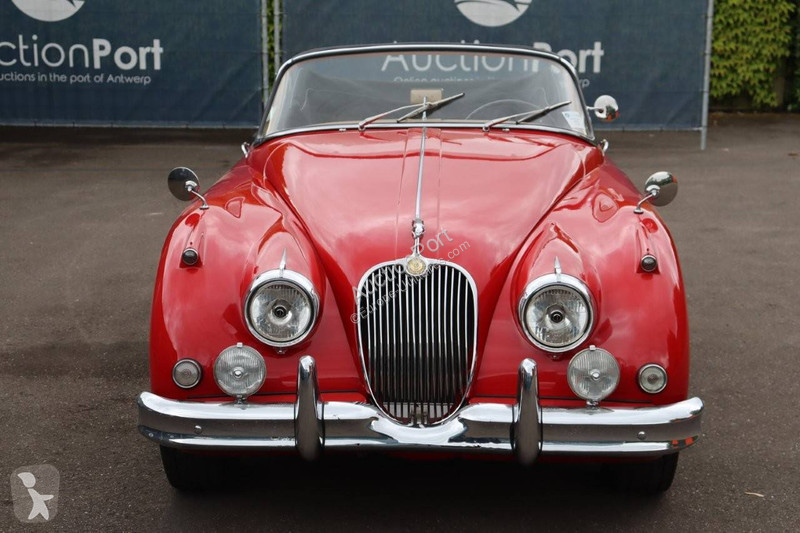 Véhicule utilitaire Jaguar 150 DHC