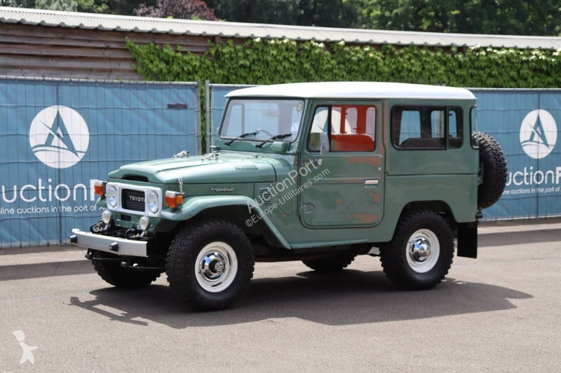 Furgoneta Toyota FJ40