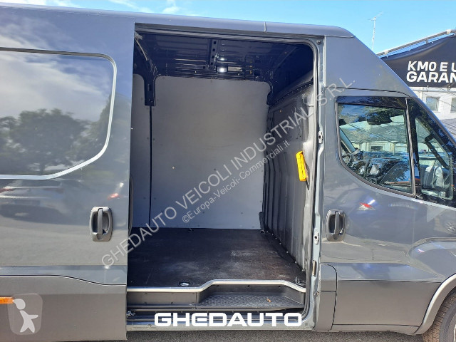 Autoutilitară Iveco Daily