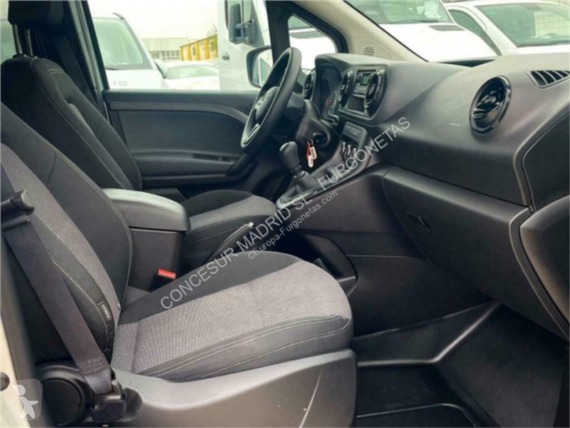 Véhicule utilitaire Mercedes 110 CDI 70kW...