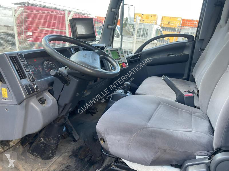 Véhicule utilitaire Isuzu