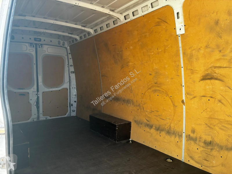 Autoutilitară Iveco  35S16 16m3