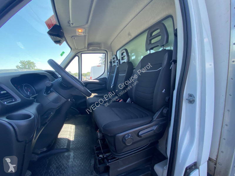Véhicule utilitaire Iveco 35C16H3.0 empattement...