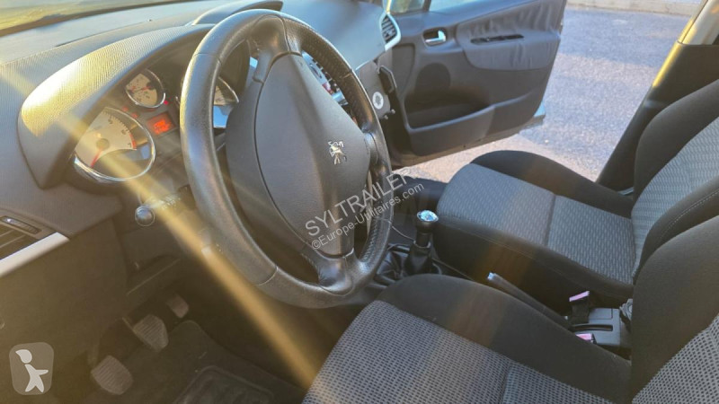 Véhicule utilitaire Peugeot