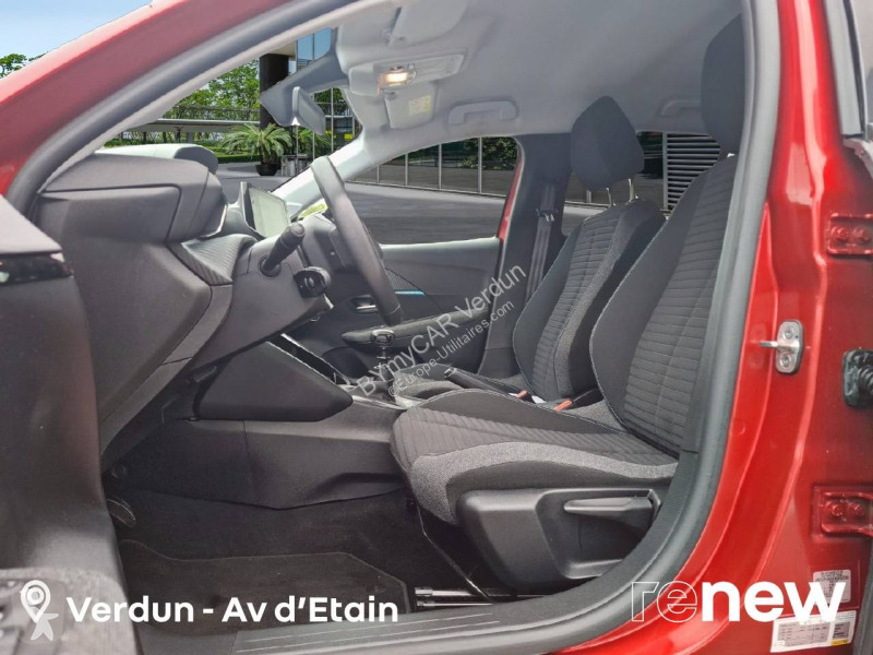 Véhicule utilitaire Peugeot 208 PureTech 100...