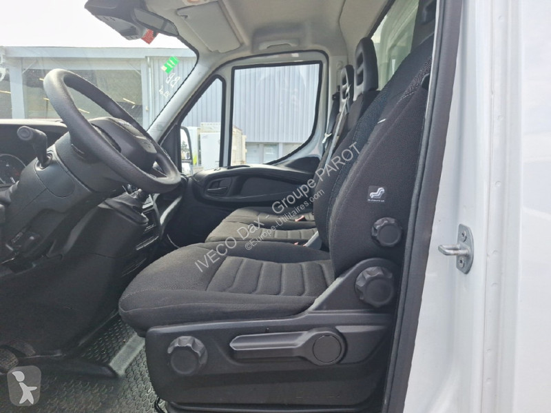 Veículo utilitário Iveco 35C16H3.0 empattement...