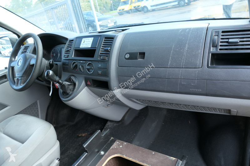 Véhicule utilitaire Volkswagen T5 Transporter...