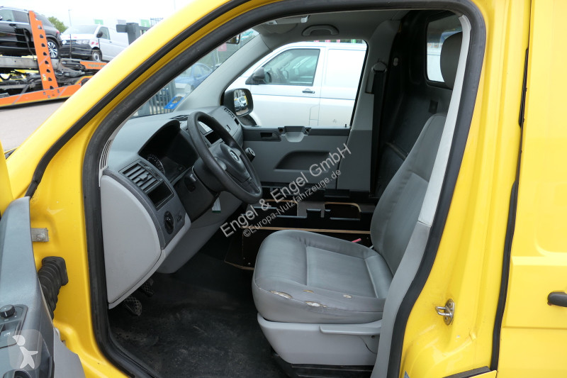 Véhicule utilitaire Volkswagen T5 Transporter...
