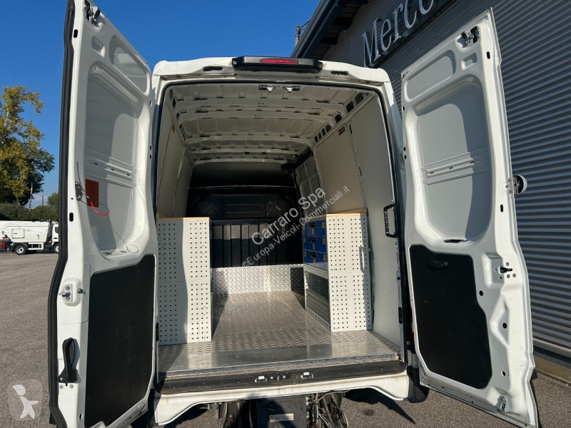Veicolo commerciale Iveco V
