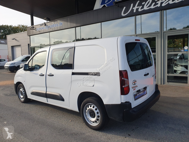 عربة نفعية Toyota CITY LONG 100 D-4D CABINE...