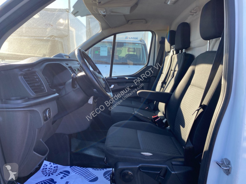 Véhicule utilitaire Ford 300 L2H2 2.0 EcoBlue...