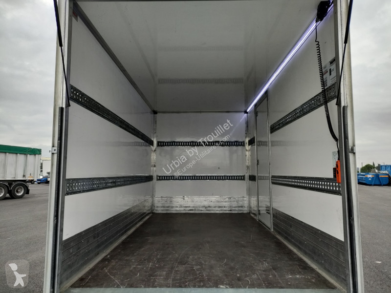 Samochód dostawczy Nissan CHASSIS CABINE