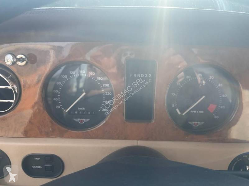 Samochód dostawczy Bentley