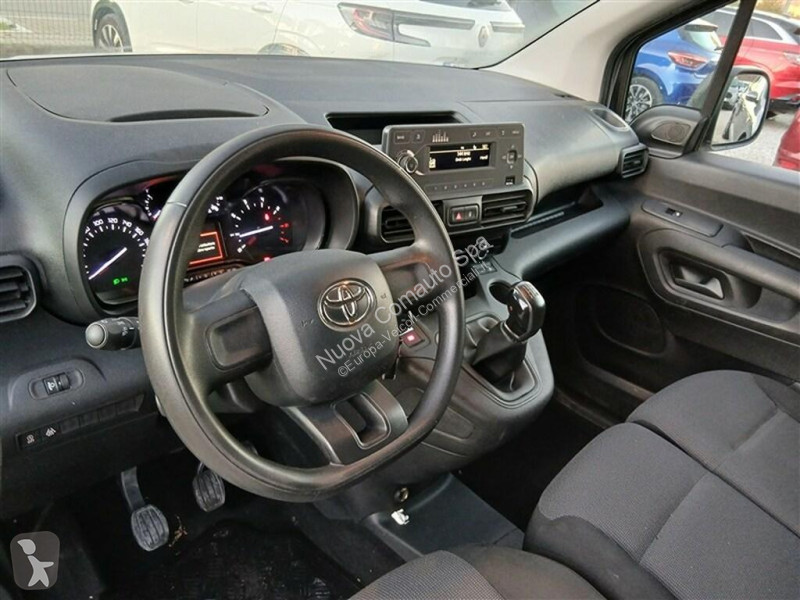 Véhicule utilitaire Toyota