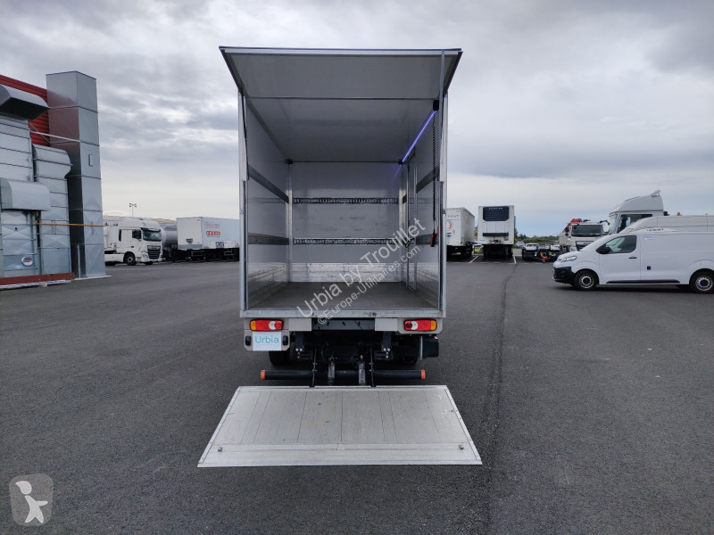 Samochód dostawczy Nissan 20M3 145 CV HAYON...