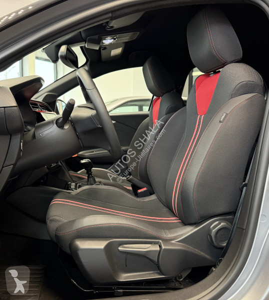 Véhicule utilitaire Opel CORSA / A PARTIR DE...