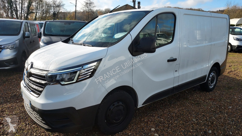 عربة نفعية Renault TRAFIC III FG L1H1 3T 2.0...