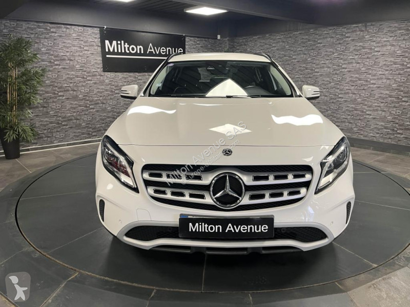 عربة نفعية Mercedes GLA 180  Inspiration