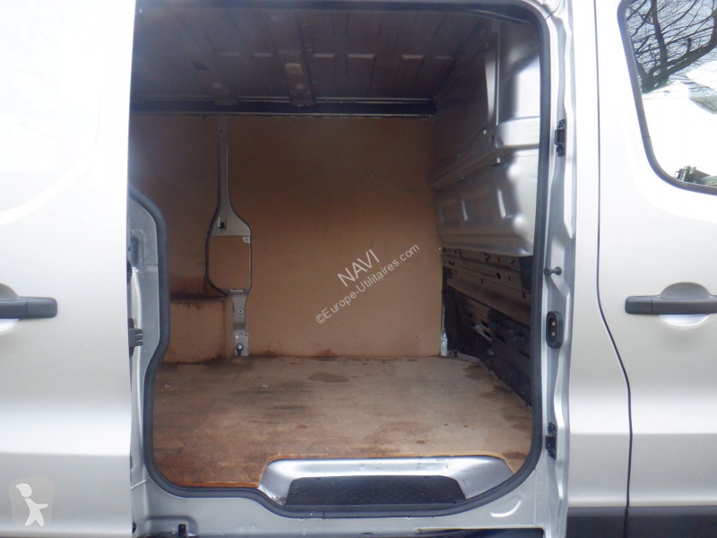عربة نفعية Nissan FG L1H1 2T8 2.0 DCI 120CH...
