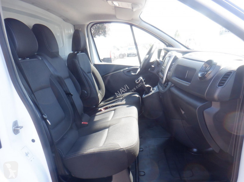 Véhicule utilitaire Renault TRAFIC III FG L1H1...