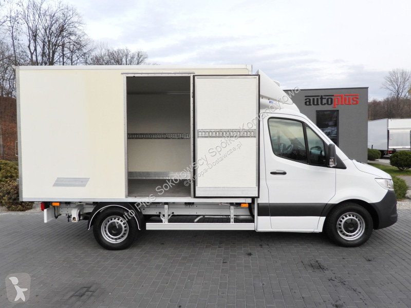 Samochód dostawczy Mercedes 23ASTER