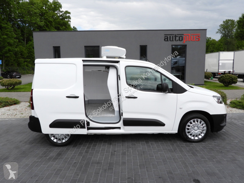 Véhicule utilitaire Toyota CITY