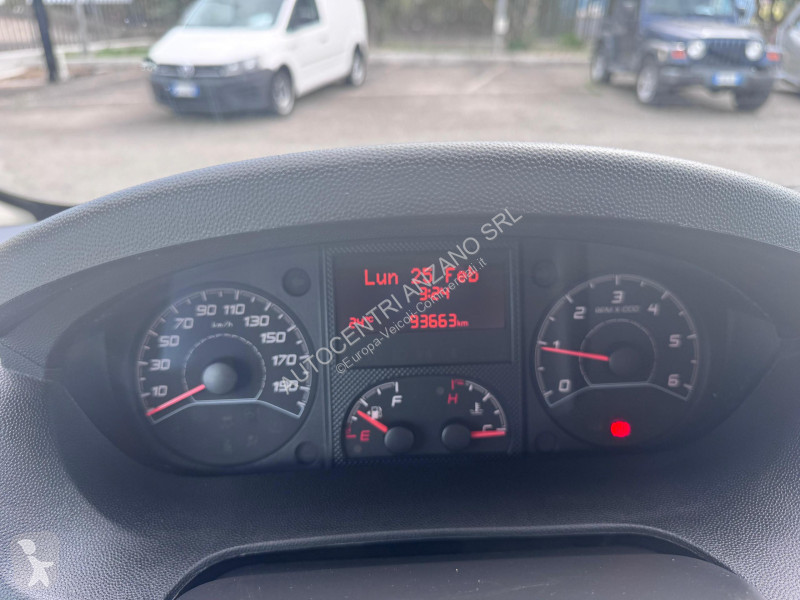 عربة نفعية Peugeot
