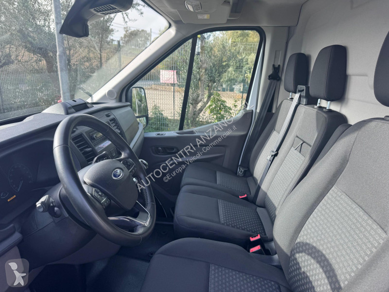 Véhicule utilitaire Ford