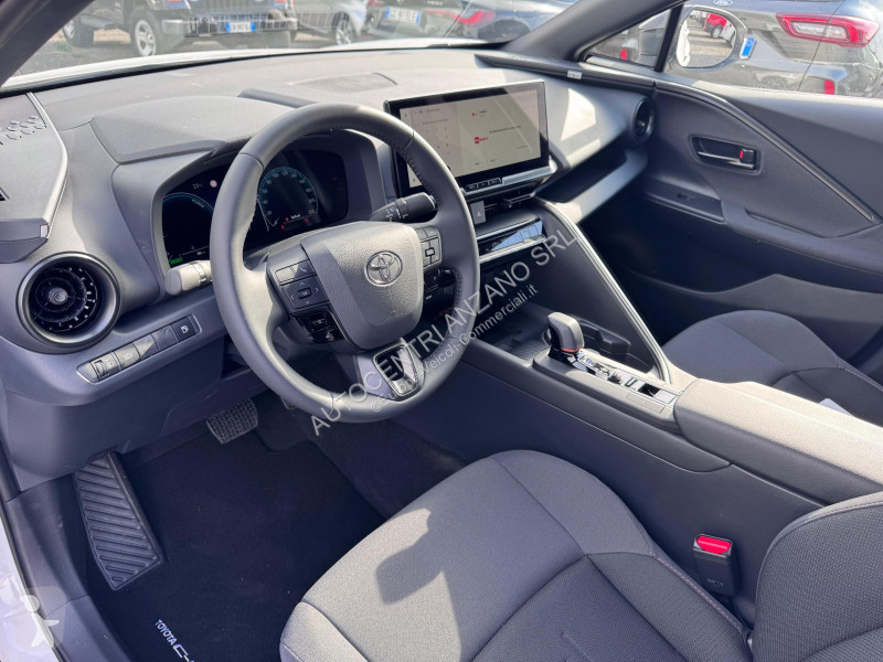 عربة نفعية Toyota C-HR