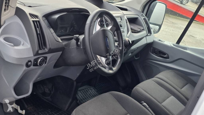 Samochód dostawczy Ford
