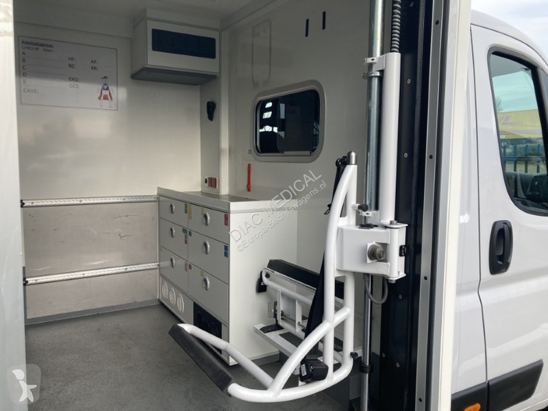 عربة نفعية Fiat Maxi Container Ambulance