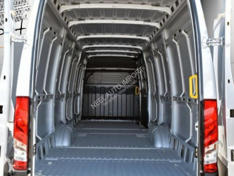 Véhicule utilitaire Iveco DAILY L4H2 BOITE AUTO...
