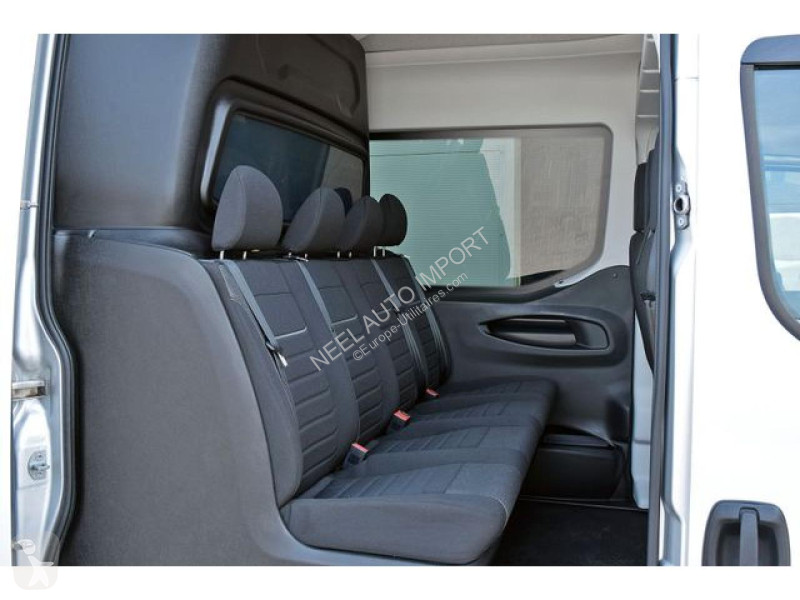 Véhicule utilitaire Iveco DAILY L4H2 DOUBLE...