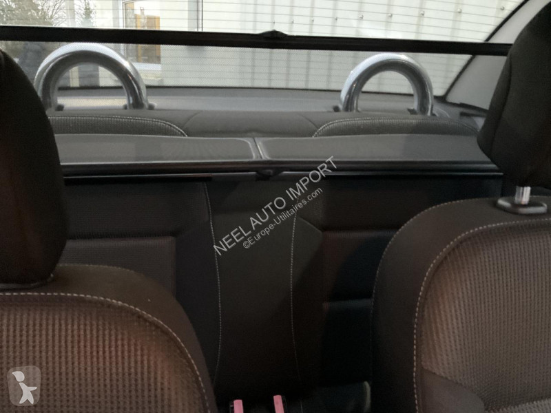 Véhicule utilitaire Peugeot 207 CC 1.6 VTI 16V...