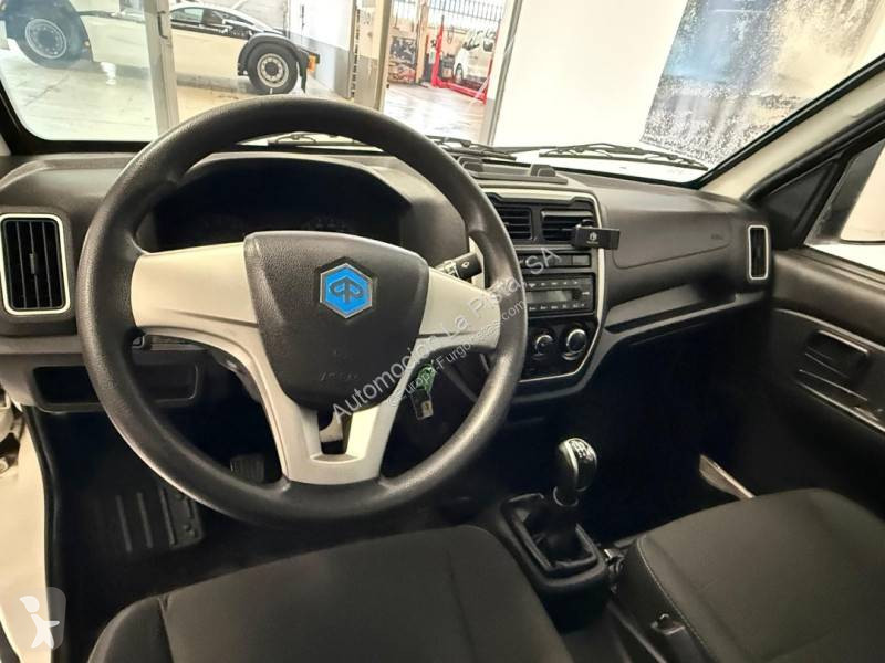 Véhicule utilitaire Piaggio NP6