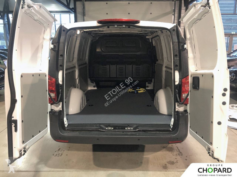 عربة نفعية Mercedes EVITO FOURGON 60 KWH LONG FWD