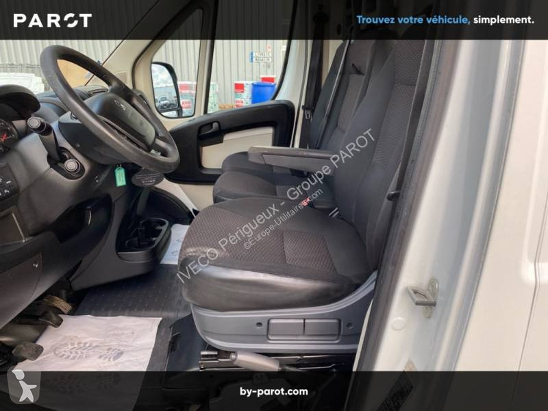 Véhicule utilitaire Peugeot
