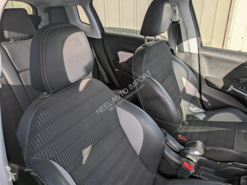 Peugeot 2008 ALLURE 82CH BVM5 Transporter