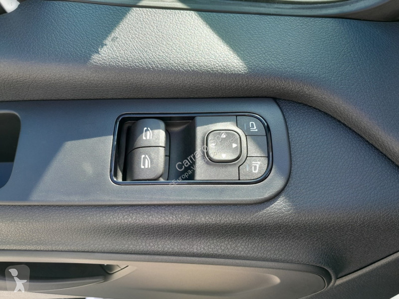 Коммерческий автомобиль Mercedes Telaio Traz. Post