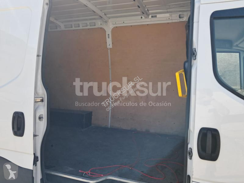 عربة نفعية Iveco  DAILY 35S16 12M3