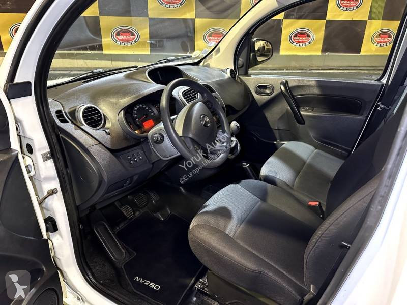 Samochód dostawczy Nissan
