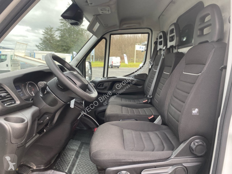 Véhicule utilitaire Iveco 35S16 V16