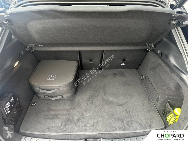 Samochód dostawczy Mercedes EQA 250+