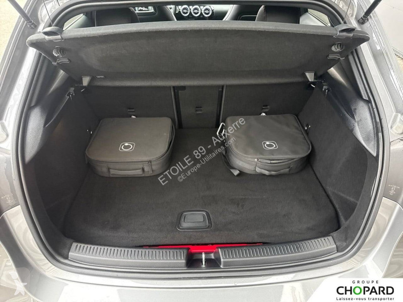 Véhicule utilitaire Mercedes Classe A 250 e...