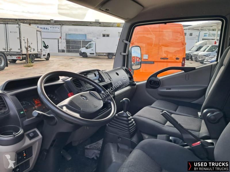 عربة نفعية Renault