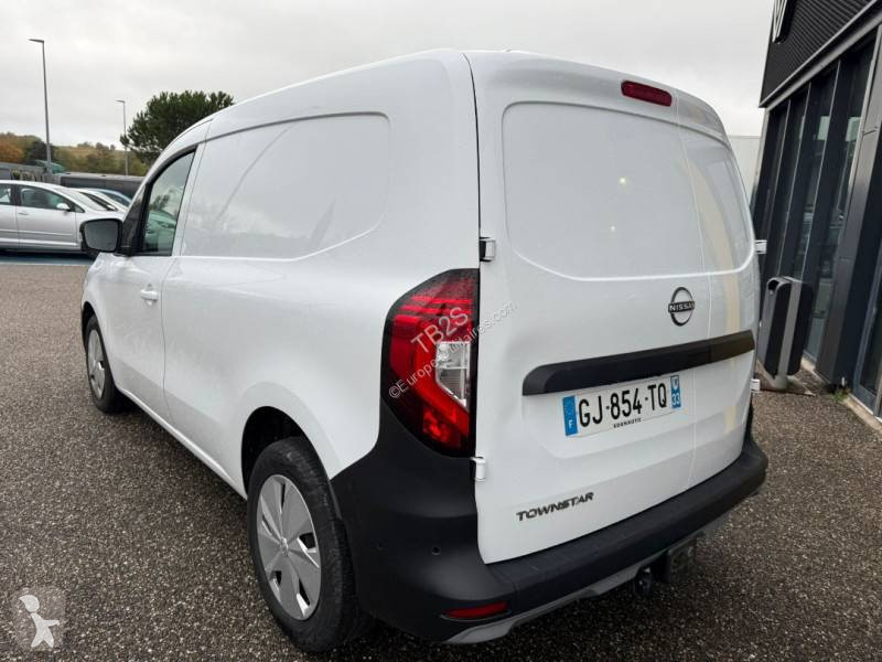 Véhicule utilitaire Nissan