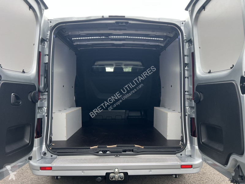 Véhicule utilitaire Renault TRAFIC III FG NEUF:...
