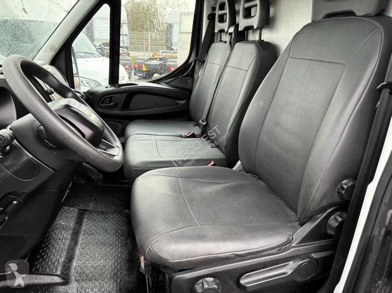 Véhicule utilitaire Iveco 35S Fg 35S16 160 Cv -...